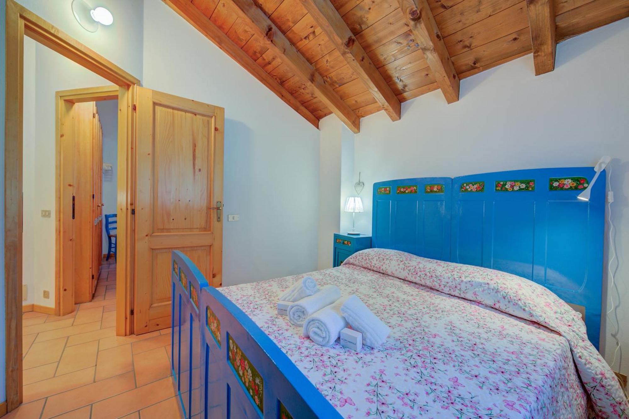 Villa Il Castagno Few Min From Beach - Happy Rentals Castelveccana Exterior photo