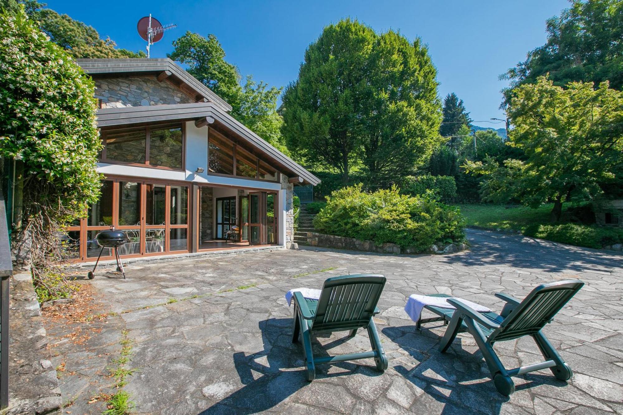 Villa Il Castagno Few Min From Beach - Happy Rentals Castelveccana Exterior photo